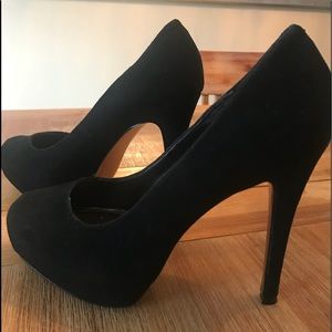 Steve Madden Black Suede Platform Pumps 8